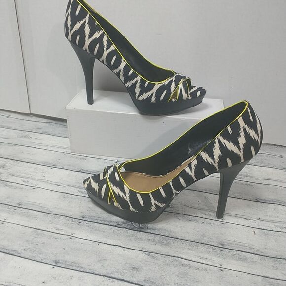 Fergalicious Shoes SZ 10M By Fergie - Picture 3 of 9